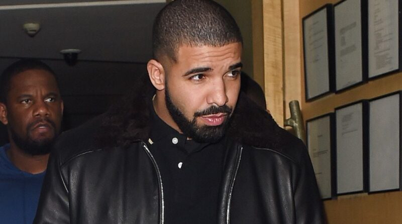 Drake perd 1 million de dollars en pariant sur l'équipe perdante.