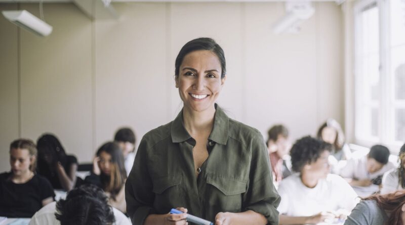 Économies dans l'enseignement : le gouvernement met en place des mesures d'accompagnement.