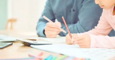 Élaboration d’un guide pédagogique pluridisciplinaire pour conseillers éducatifs.