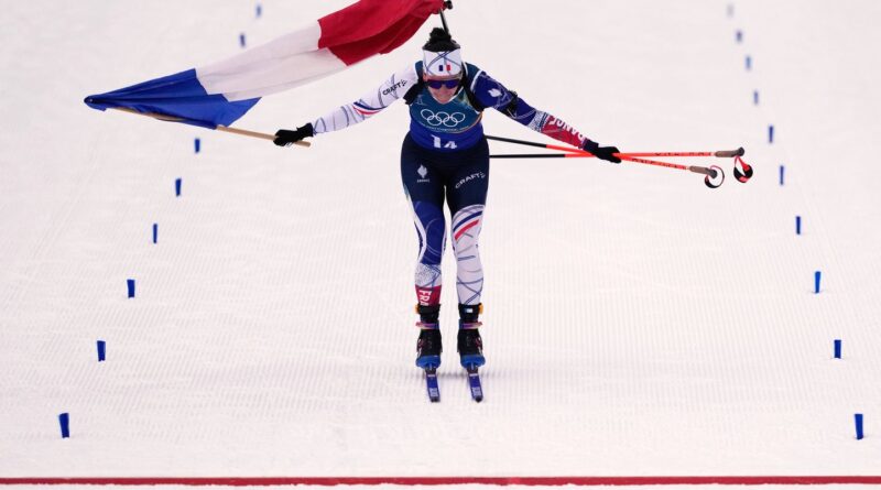EN DIRECT JO 2026 - Biathlon : Julia Simon vise une 4e médaille d'or, Braisaz-Bouchet en quête de revanche.