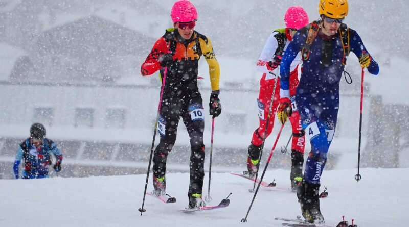 EN DIRECT JO d’hiver 2026 : Emily Harrop remporte sa série en ski-alpinisme.