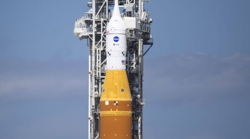 Espace : La fusée lunaire de la Nasa retourne au garage, Artémis 2 retardée