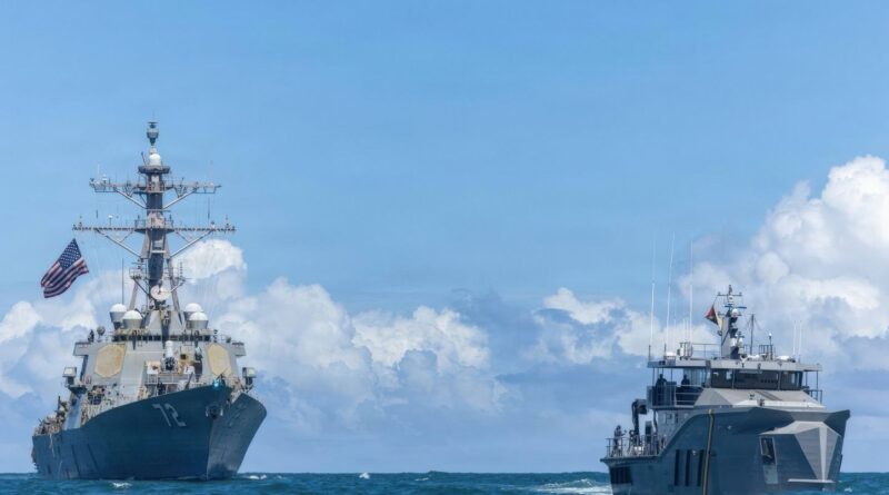 Etats-Unis : Collision de deux navires de l'US Navy dans les Caraïbes