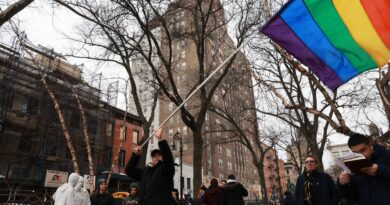 États-Unis : Controverse suite à la suppression du drapeau de Stonewall