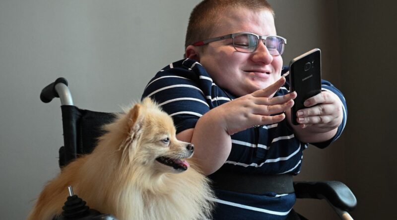 Etats-Unis : Fredrick Bennan, créateur de QAnon, est décédé.