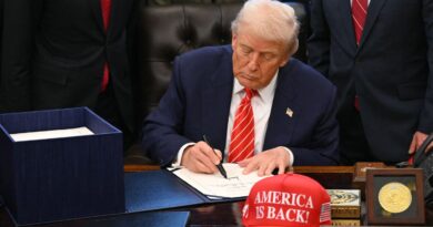 États-Unis : Le Congrès américain met fin au « shutdown », Trump signe la loi