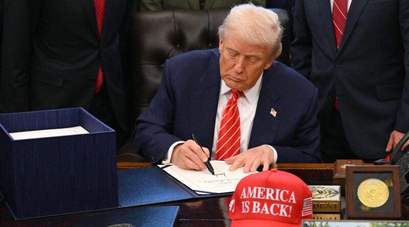 États-Unis : Le Congrès américain met fin au « shutdown », Trump signe la loi