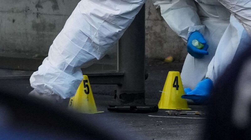 Explosion d'un fourgon blindé sur l'autoroute en Italie.