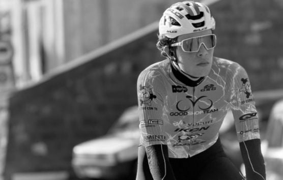 Francesco Mazzoleni, 18 ans, meurt écrasé par une voiture en s'entraînant.