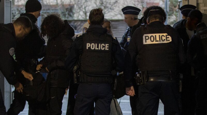 Frappes en Iran : Forces de sécurité intérieures en vigilance en France