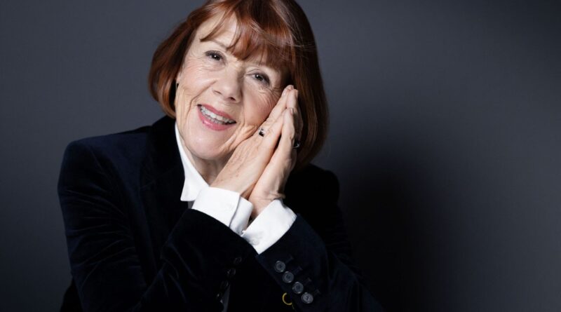 Gisèle Pelicot raconte son histoire et le procès des viols de Mazan.