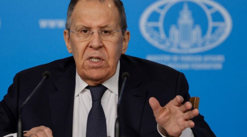 Guerre en Ukraine : Lavrov critique Macron et appelle à contacter Poutine