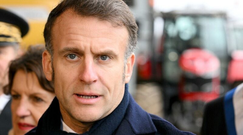 Guerre en Ukraine : Macron annonce un dialogue en préparation avec Poutine.