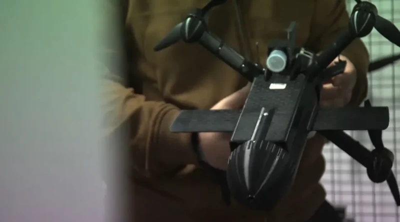 Guerre en Ukraine : Ukrainiens fabriquent des drones en cachette