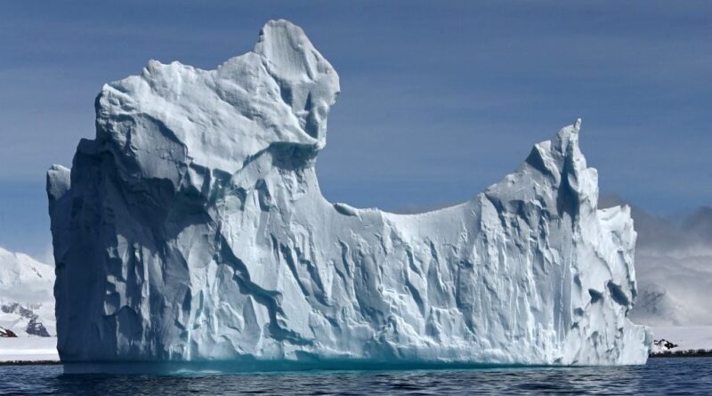 Iceberg : la majorité de sa masse ne dépasse pas l'eau