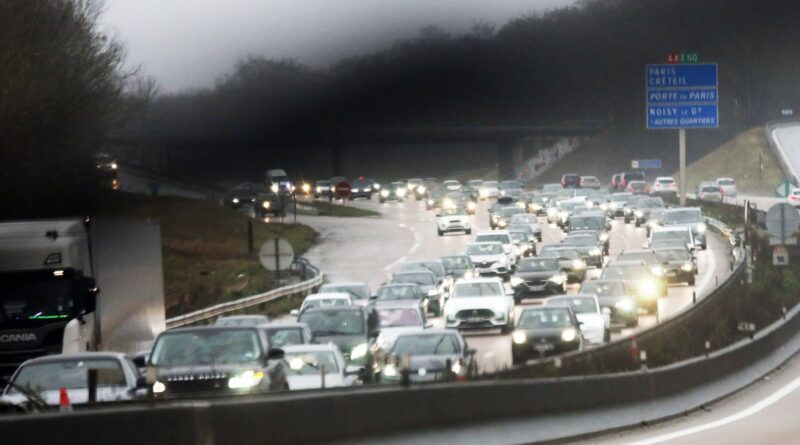 « Il se met devant moi et pile » : harcèlement sexiste sur la route