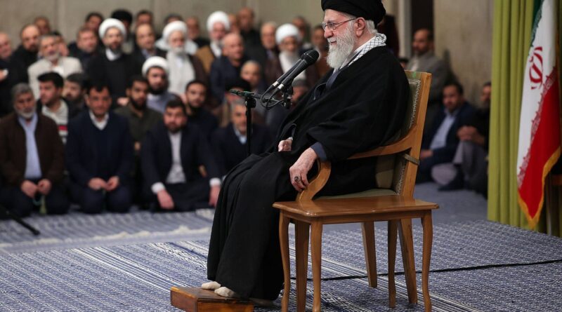 Iran : Avant les pourparlers nucléaires, Trump ne relâche pas la pression sur Khamenei