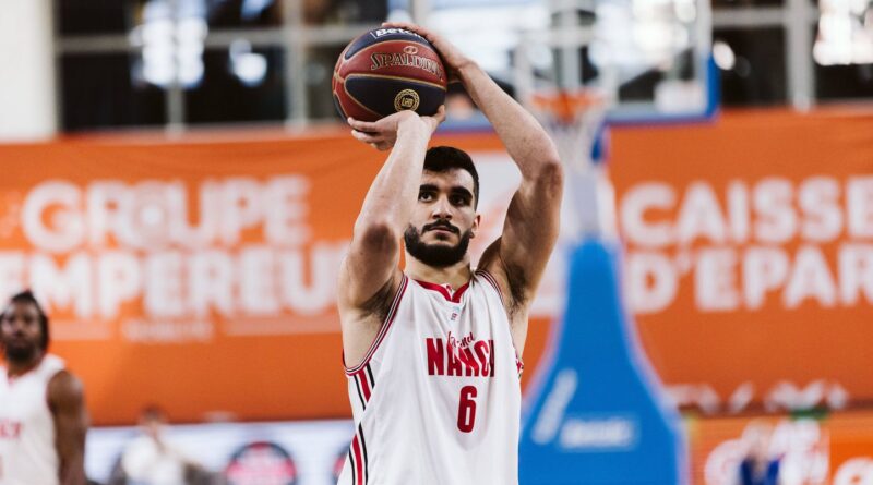 Iran : Un basketteur refuse de jouer pour l'équipe nationale contre la répression