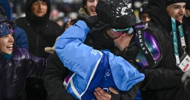 JO d’hiver 2026 : Flora Tabanelli décroche le bronze en big air avec attelle en titane avant opération du genou