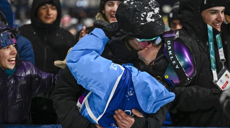 JO d’hiver 2026 : Flora Tabanelli décroche le bronze en big air avec attelle en titane avant opération du genou