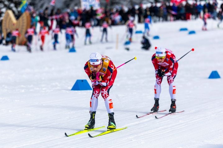 Quand il n'est pas sur les skis, Johannes Klaebo (à gauche) prend son pied en jouant à la console.