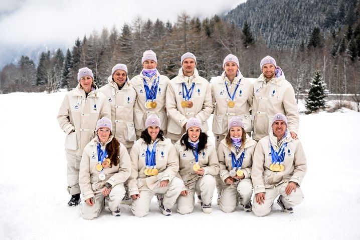 Il y a de la médaille au m2 là quand même, sur cette photo d'équipe des biathlètes tricolores à Anterselva.