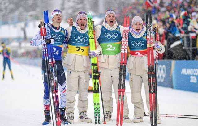 Fabien Claude, Quentin Fillon Maillet, Émilien Jacquelin et Éric Perrot : le quatuor magique du biathlon français gagne le relais le 17 février.