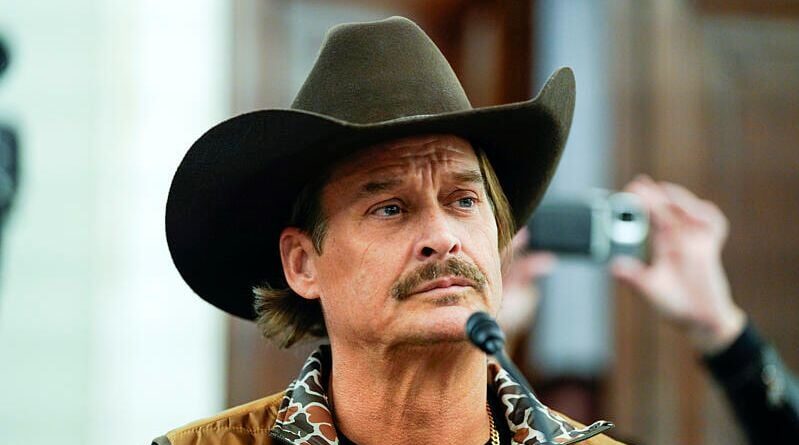 Kid Rock commente le spectacle de Bad Bunny au Super Bowl.