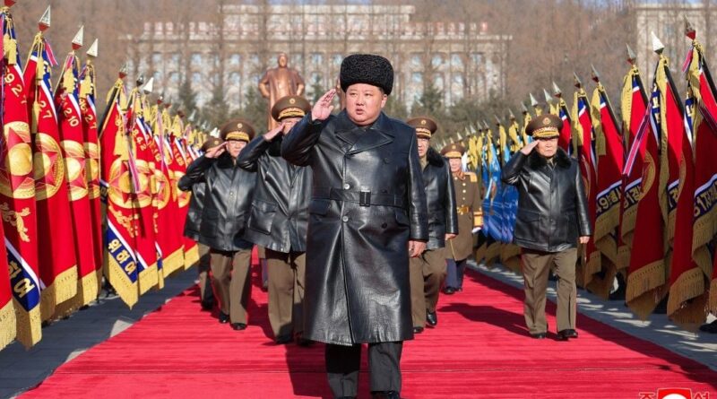 Kim Jong-un supervise la présentation d'un nouveau lance-missiles nucléaire en Corée du Nord.