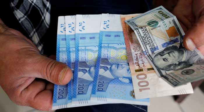 La paire USD/MAD ne gagne pas, perd 0,49% en janvier 2026