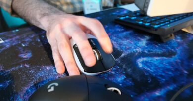 La souris Logitech supprime le clic, on a cru à une panne.