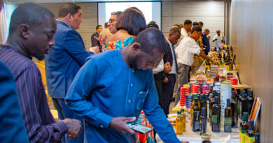 L’Ambassade de Tunisie en Côte d’Ivoire promeut l'huile d'olive tunisienne.