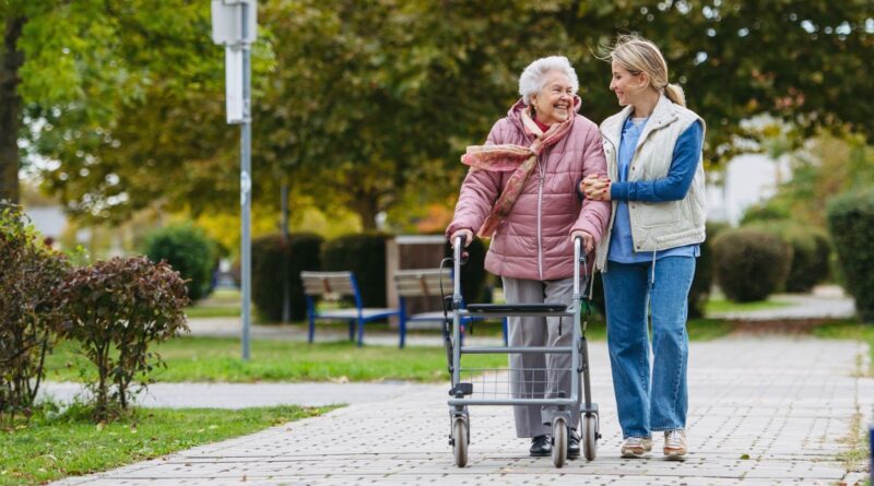 Le gouvernement propose une solution pour les aidants proches exclus.