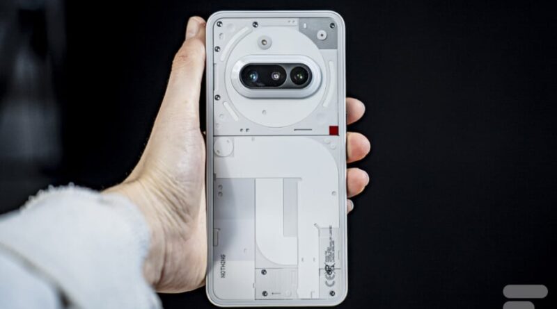 Le Nothing Phone (3a) à 40 % de remise avec design transparent