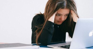 Les jeunes, les femmes et les diplômés ne sont pas épargnés.