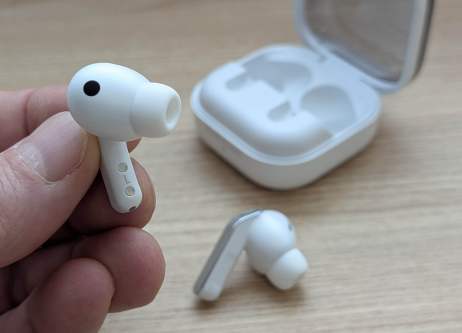 Samsung Galaxy Buds 4 Pro // Source : Sylvain Pichot - Frandroid