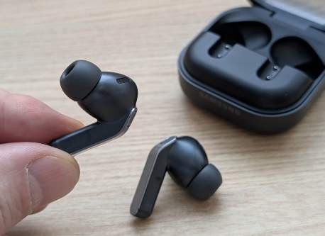 Samsung Galaxy Buds 4 Pro // Source : Sylvain Pichot - Frandroid