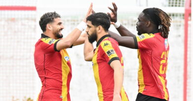 L’Espérance de Tunis bat le Stade Tunisien 1-0 et reprend la tête.