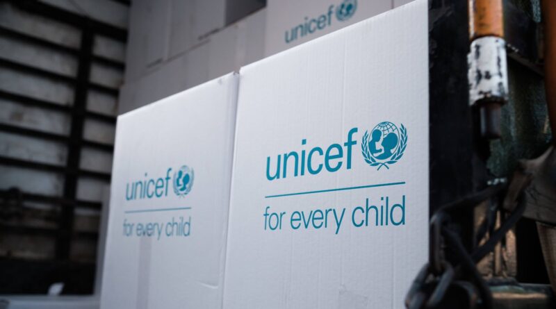 L’Unicef alerte sur l’explosion des deepfakes sexuels d’enfants.