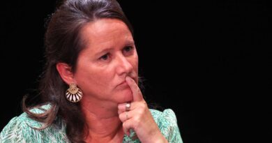 Municipales 2026 à Nantes : Le programme de Johanna Rolland n’est pas dans le magazine de la Ville.