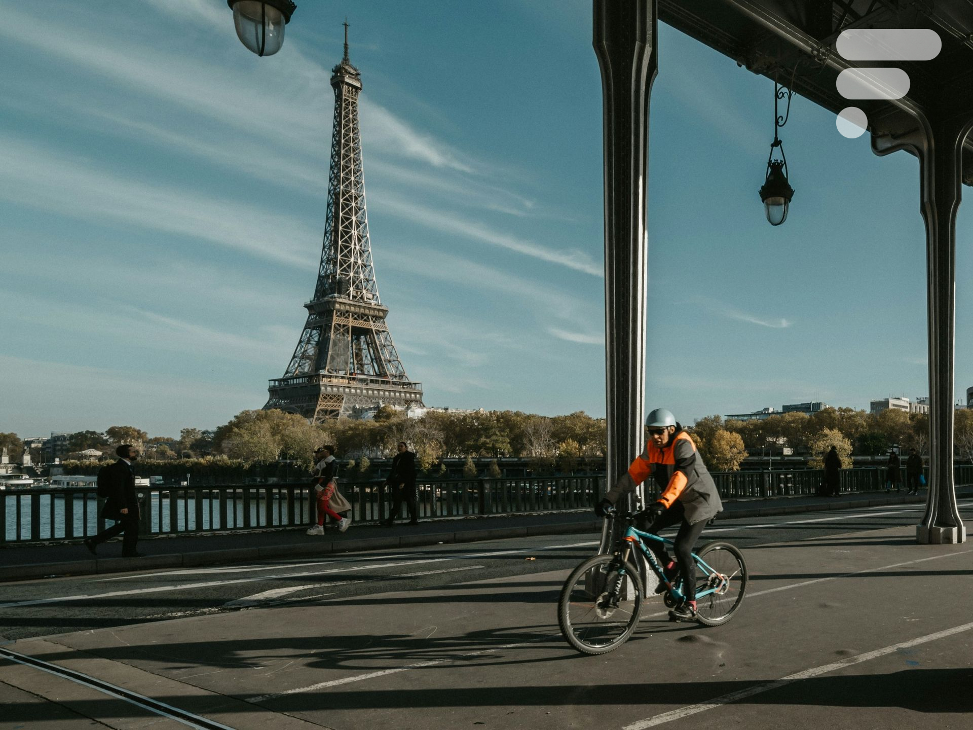 Paris vélo Tour Eiffel