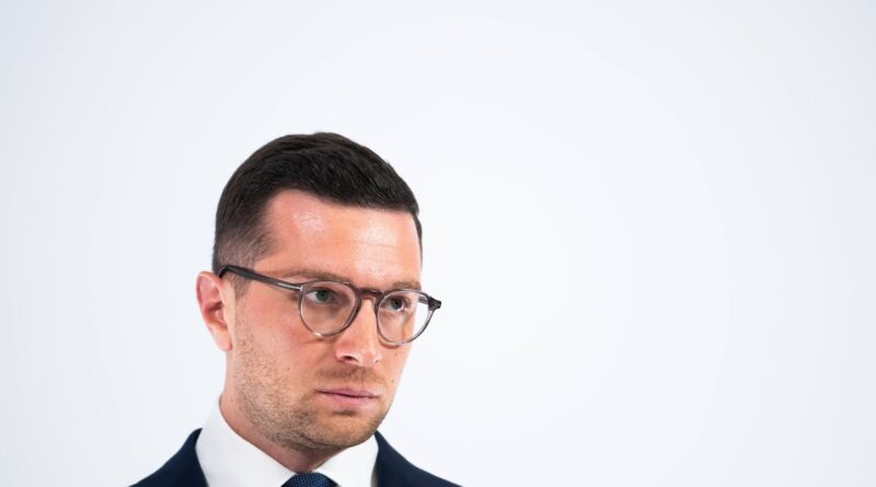 Municipales 2026 : Jordan Bardella (RN) propose des « listes d’union » contre « l’extrême gauche » au second tour.