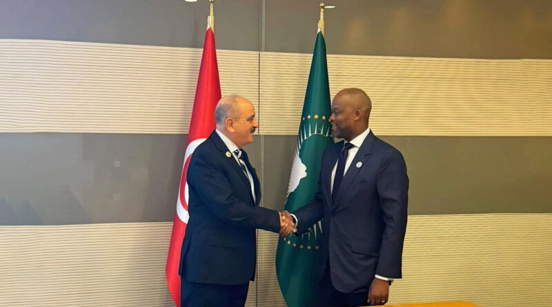 Nafti échange avec la Commission de l'UA sur coopération et défis africains.