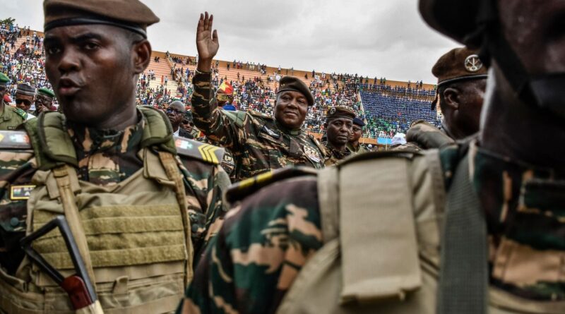 Niger : la junte militaire ne cesse d'attaquer la France