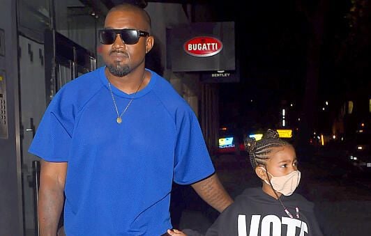 North West signe avec la maison de disques de « Bully » de son père.