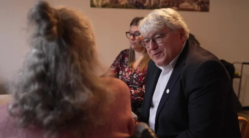 Numérisation de la vie quotidienne, enquête sur l'âgisme anti-vieux.