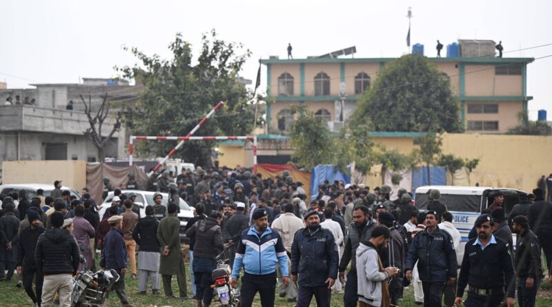 Pakistan : Attentat kamikaze dans une mosquée, 31 morts, 170 blessés