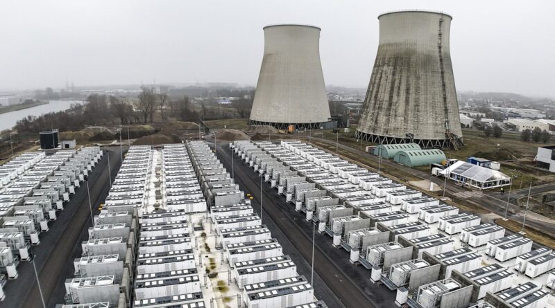 Parcs de batteries pour stocker l'énergie : bénéfices pour les usagers ?