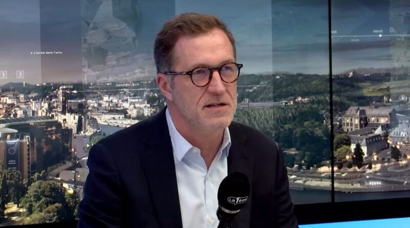 Paul Magnette critique l'Arizona sur sa politique d'austérité en récession.