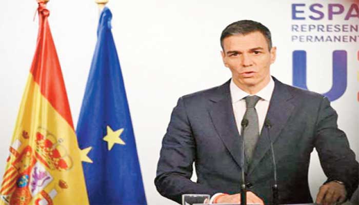 Pedro Sánchez réfute l'« effet d'appel » de la régularisation et annonce une baisse de la migration irrégulière.